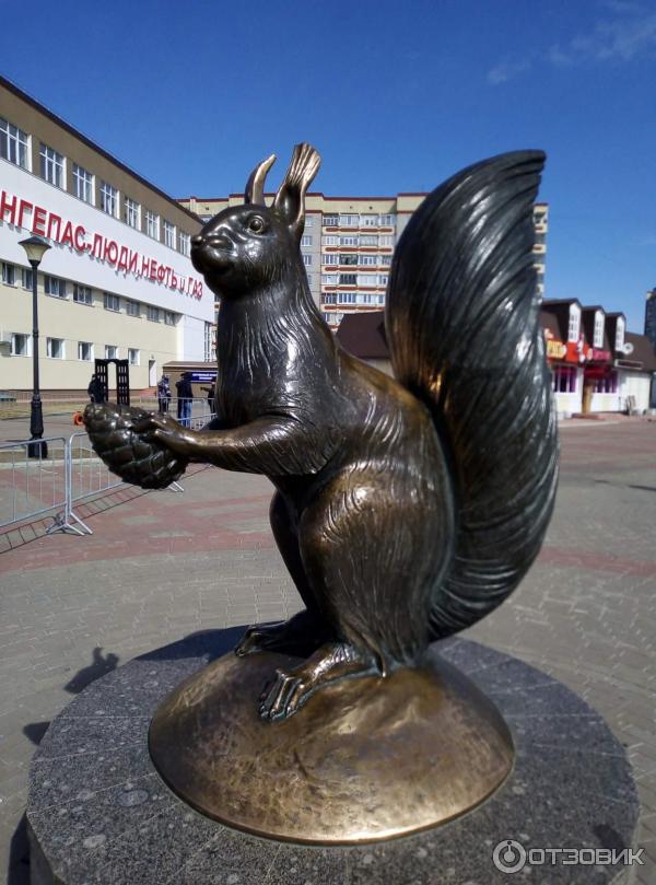 Скульптура «Белочка»