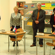 Подписание договора о сотрудничестве и акта передачи книг с Венгрией, 2007 год